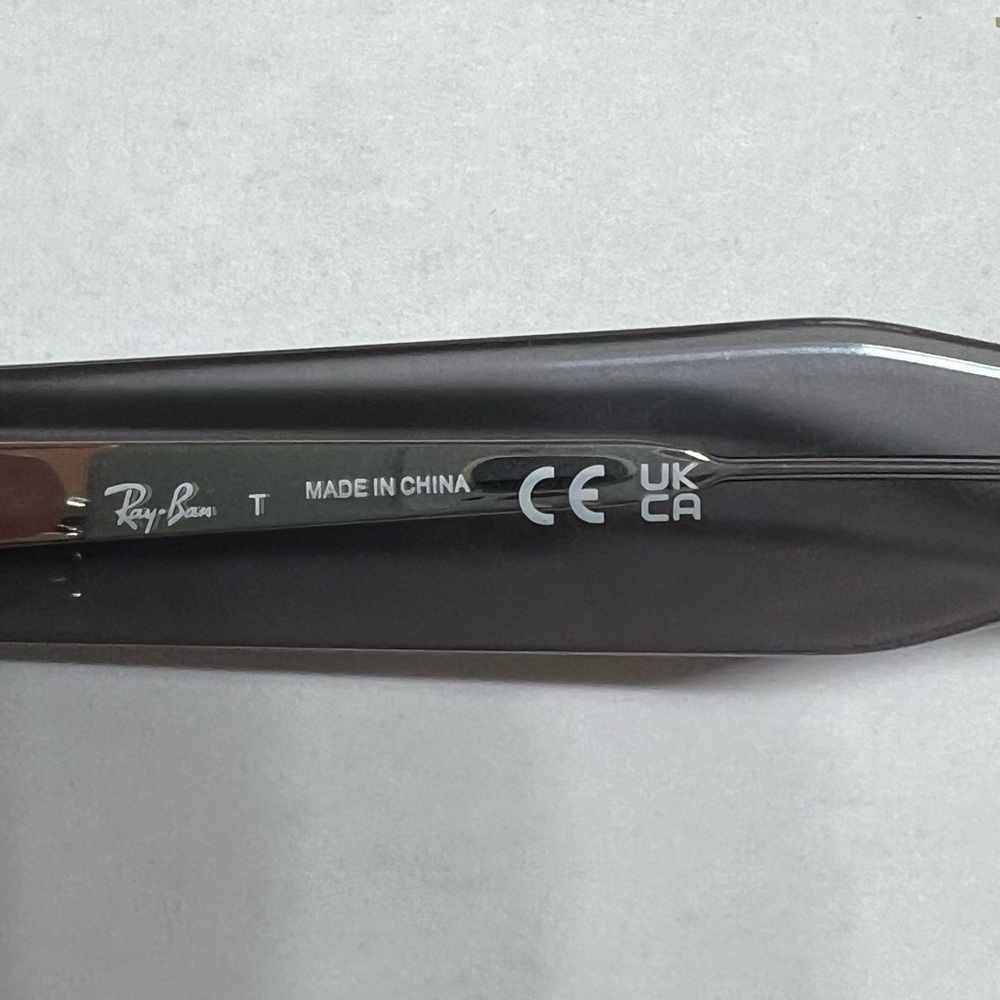Ray-Ban Clear Glasses with Case - Picture 4 of 5